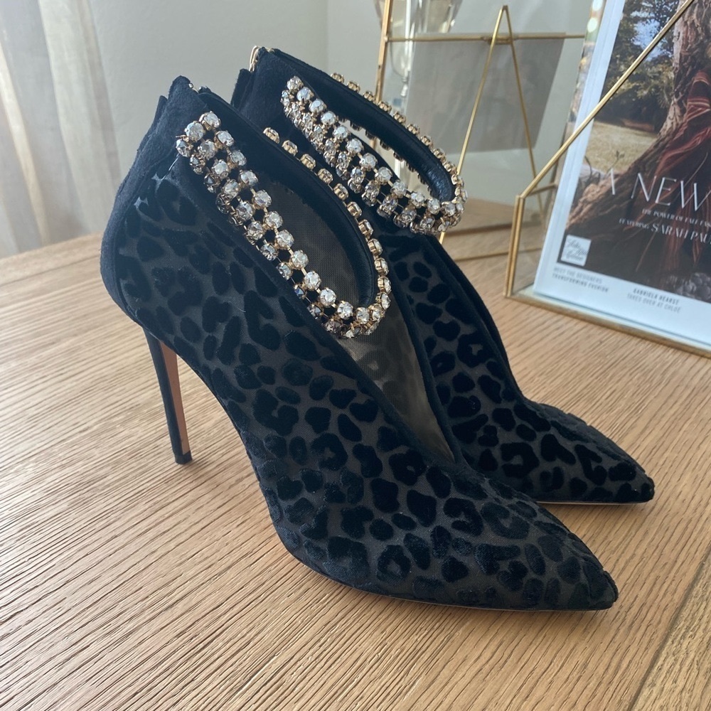 Jimmy Choo Lux Jeweled Leopard-Print Velvet Pumps – Size 10.5